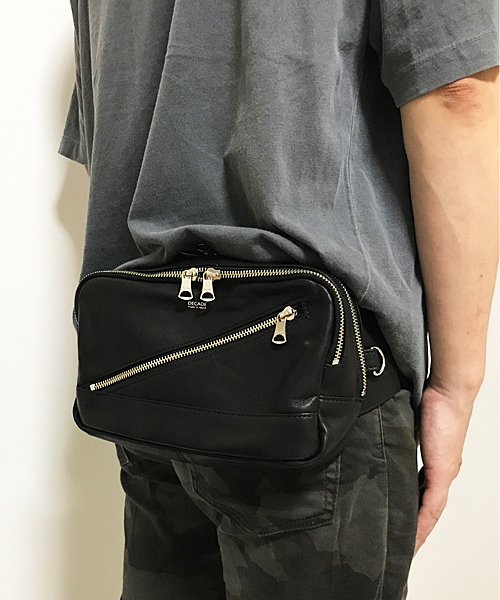 DECADE(ディケイド)の「ソフトホースレザー・ウェストバッグ DECADE(No-01021) ディケイド Soft Horse Leather Waist Bag(ボディバッグ/ウエストポーチ)」|ブラック