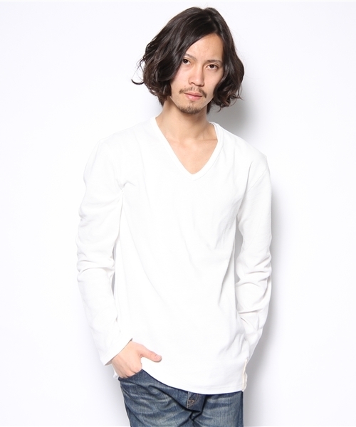 AZUL by moussy（アズールバイマウジー）の「タックフライス長袖VネックT（Tシャツ/カットソー・メンズ・ブラック/ホワイト/トップグレー/ピンク系その他・LARGE/X-LARGE/SMALL/MEDIUM）」の2枚目の写真