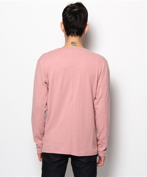 AZUL by moussy（アズールバイマウジー）の「タックフライス長袖VネックT（Tシャツ/カットソー・メンズ・ブラック/ホワイト/トップグレー/ピンク系その他・LARGE/X-LARGE/SMALL/MEDIUM）」の7枚目の写真