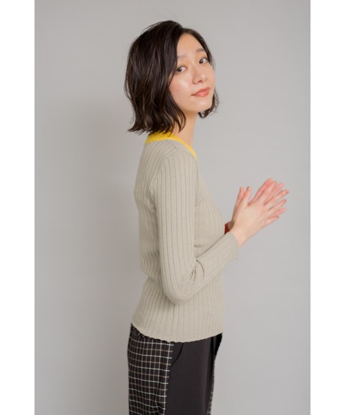 TEVALT(ヴァレット)の「配色ネック リブニット(ニット/セーター・レディース・チャコールグレー/ブラック/ベージュ/杢グレー・38)」の7枚目の写真