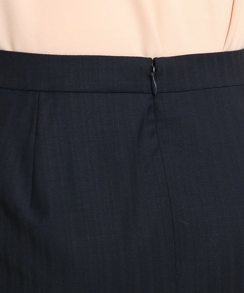INDIVI(インディヴィ)の「<S>ストレッチタイトスカート(スーツスカート・レディース・ブラック/ネイビー/グレー・03/05/7/07)」の8枚目の写真
