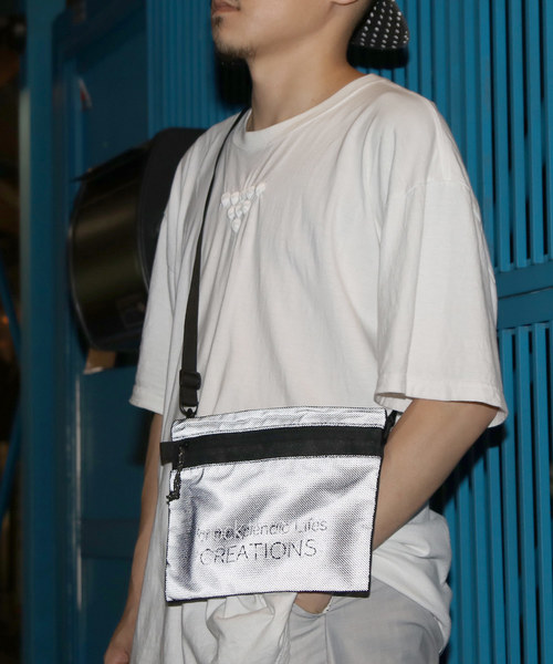 knock through abstraction（ノックスルーアブストラクション）の「【knock through abstraction/ノックスルーアブストラクション】reflection fabric sacoche（ショルダーバッグ・メンズ・ホワイト/ブラック・FREE）」の6枚目の写真