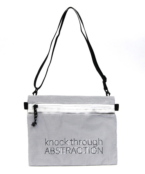 knock through abstraction（ノックスルーアブストラクション）の「【knock through abstraction/ノックスルーアブストラクション】reflection fabric sacoche（ショルダーバッグ・メンズ・ホワイト/ブラック・FREE）」の8枚目の写真
