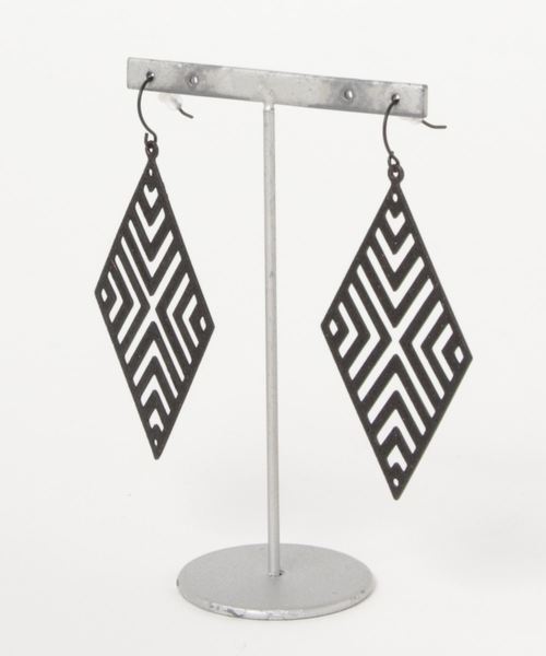 カヤ（カヤ）の「【カヤ】透かしダイヤピアス（ピアス（両耳用）・レディース・ブラック/ゴールド/シルバー・FREE）」の2枚目の写真