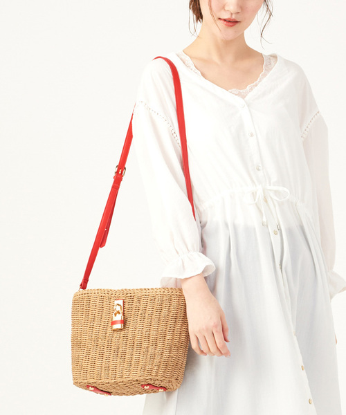 DISCOAT(ディスコート)の「ペーパーカギ付きショルダーバッグ(ショルダーバッグ・レディース・ブラック/レッド/ベージュ/ブラウン・FREE)」の1枚目の写真