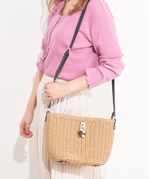 DISCOAT(ディスコート)の「ペーパーカギ付きショルダーバッグ(ショルダーバッグ・レディース・ブラック/レッド/ベージュ/ブラウン・FREE)」の2枚目の写真