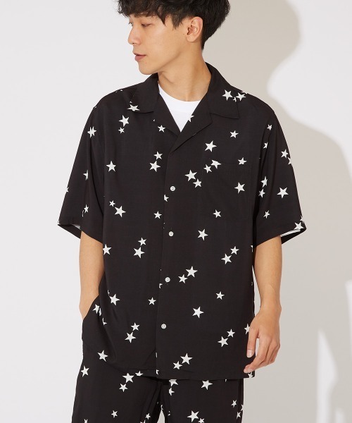 improves(インプローブス)の「星柄半袖開襟レーヨンシャツ(シャツ/ブラウス)」|ブラック