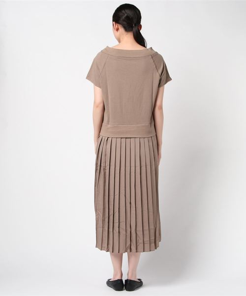 INTERPLANET（インタープラネット）の「ＢＡＣＫプリーツ裏毛半袖ワンピース（ワンピース・レディース・ブラック/グレー/モカ・FREE）」の5枚目の写真