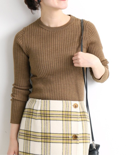 IENA（イエナ）の「6x3リブ クルーネックプルオーバー◆（ニット/セーター・レディース・ブラック/ベージュ/アイボリー/キャメル・FREE）」の4枚目の写真