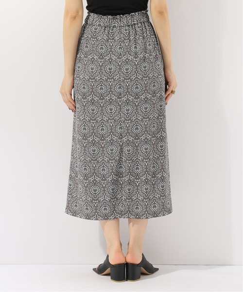 B.C STOCK（ベーセーストック）の「ダマスク柄ストレートスカート（スカート・レディース・ブラウン/ブルー系その他・FREE）」の7枚目の写真