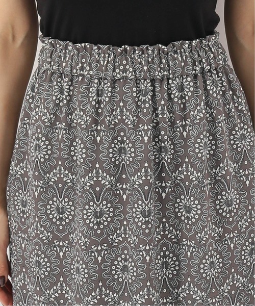 B.C STOCK（ベーセーストック）の「ダマスク柄ストレートスカート（スカート・レディース・ブラウン/ブルー系その他・FREE）」の8枚目の写真
