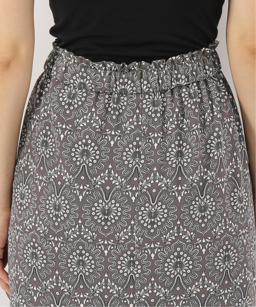 B.C STOCK（ベーセーストック）の「ダマスク柄ストレートスカート（スカート・レディース・ブラウン/ブルー系その他・FREE）」の9枚目の写真