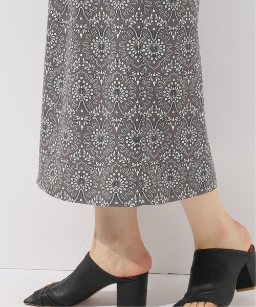 B.C STOCK（ベーセーストック）の「ダマスク柄ストレートスカート（スカート・レディース・ブラウン/ブルー系その他・FREE）」の10枚目の写真