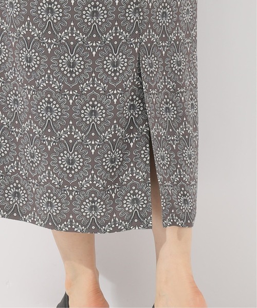 B.C STOCK（ベーセーストック）の「ダマスク柄ストレートスカート（スカート・レディース・ブラウン/ブルー系その他・FREE）」の11枚目の写真