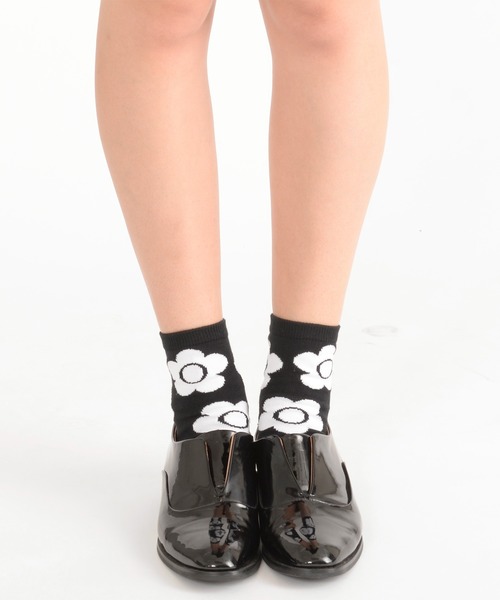 MARY QUANT（マリークワント）の「ビッグデイジーパターン ソックス（ソックス/靴下・レディース・ブラック/レッド/イエロー/ブルー/グレー/ベージュ/ホワイト・FREE）」の10枚目の写真
