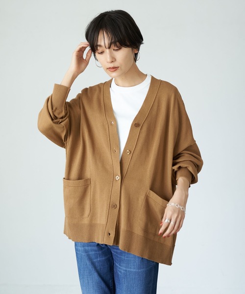 AMERICAN HOLIC（アメリカンホリック）の「Vネックポケット付きニットカーディガン　＊●（カーディガン/ボレロ・レディース・アイボリー/チャコールグレー/ブラウン/ブルー/キャメル・FREE）」の5枚目の写真