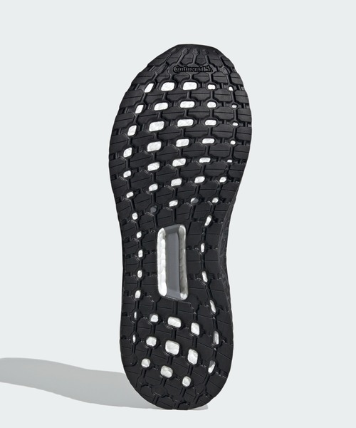 adidas（アディダス）の「ウルトラブースト 20 × ジェームズ・ボンド [Ultraboost 20 x James Bond] アディダス（スニーカー・メンズ・ブラック×シルバー・26.5cm/22.0cm/27.5cm/23.5cm/23.0cm/25.0cm/22.5cm/27.0cm/26.0cm/29.0cm/25.5cm/24.5cm/28.0cm/24.0cm/28.5cm/29.5cm）」の14枚目の写真