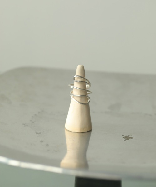 TODAYFUL（トゥデイフル）の「ループラインリング(Silver925)（リング・レディース・シルバー/ゴールド・#13/#11）」の2枚目の写真