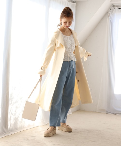 one after another NICE CLAUP(ワンアフターアナザーナイスクラップ)の「【S.M.L身長別に選べる】ひらっと揺れるシルエット。フレアロングトレンチコート(トレンチコート・レディース・アイボリー/ブラウン/ベージュ・SMALL/MEDIUM/LARGE)」の5枚目の写真