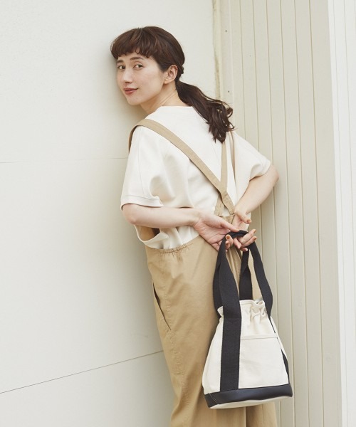 studio CLIP(スタディオクリップ)の「【キナリノ掲載商品】《kazumiさんコラボ》丸底キャンバスBAG(トートバッグ・レディース・キナリ/ブラック/グレー/ベージュ・FREE)」の3枚目の写真