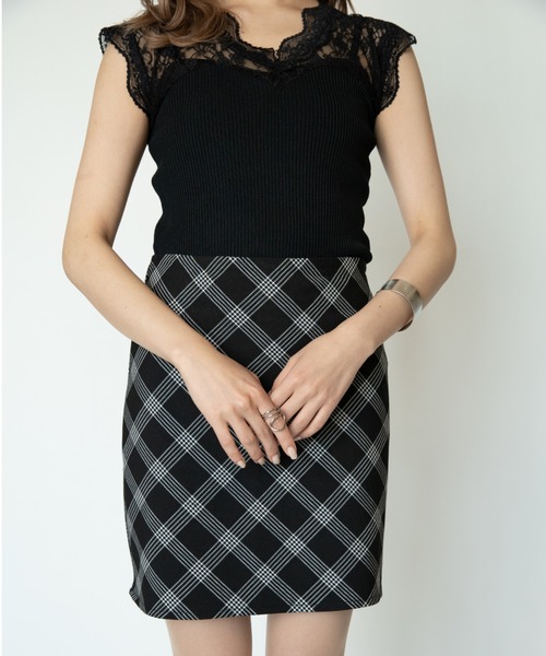 yuue' ( wear )(ユーイ)の「レース切り替えフリルノースリーブトップス(Tシャツ/カットソー・レディース・ホワイト/ブラック/グレー・FREE)」の4枚目の写真