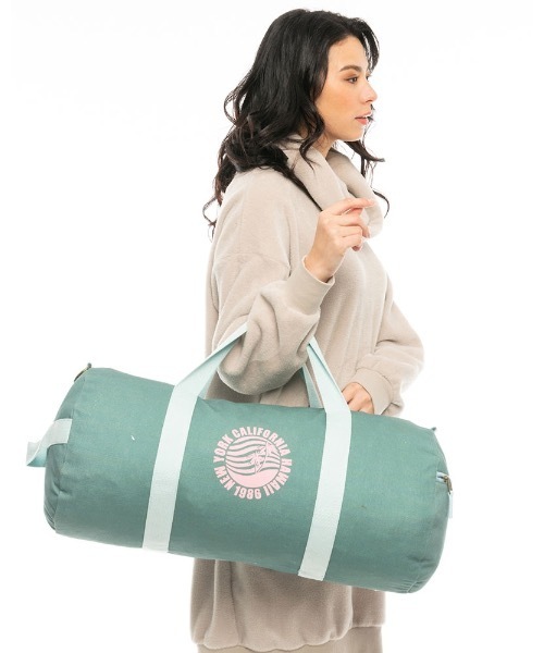 BILLABONG（ビラボン）の「BILLABONG レディース 【The Salty Blonde】 STAY SALTY ボストンバッグ【2020年秋冬モデル】/ビラボンドラムバッグ（ボストンバッグ・レディース・グリーン・FREE）」の6枚目の写真