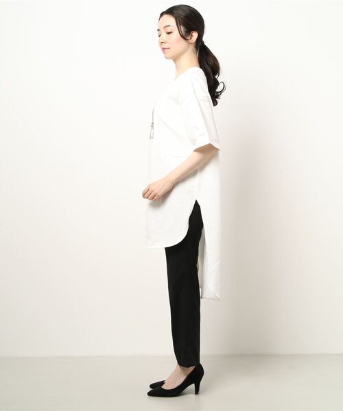 RAG MACHINE(ラグマシーン)の「【RAG MACHINE】前後差プリントワンピース(チュニック・レディース・ベージュ/ホワイト/ブラック・M/L)」の4枚目の写真