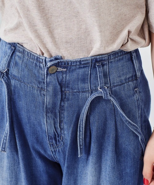 cepo（セポ）の「タックデニム　サスペンダーパンツ（デニムパンツ・レディース・オフホワイト/インディゴブルー/ライトインディゴブルー・M/S）」の10枚目の写真