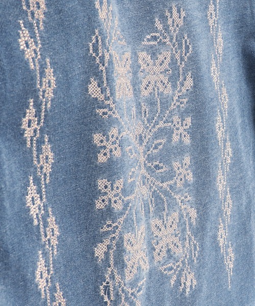 RADCHAP（ラッドチャップ）の「インディゴカットソークロスステッチ刺繍ブラウス（シャツ/ブラウス・キッズ・サックスブルー/ブルー・90cm/100cm/110cm/120cm/130cm/140cm/150cm）」の4枚目の写真