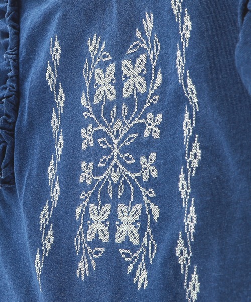 RADCHAP（ラッドチャップ）の「インディゴカットソークロスステッチ刺繍ブラウス（シャツ/ブラウス・キッズ・サックスブルー/ブルー・90cm/100cm/110cm/120cm/130cm/140cm/150cm）」の5枚目の写真