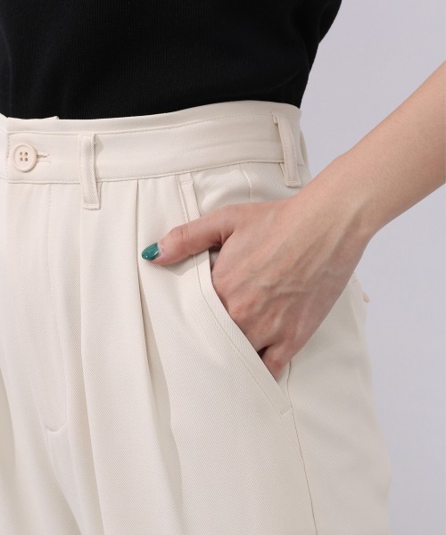 JEANASIS(ジーナシス)の「ツータックフレアツイルパンツ/951035(その他パンツ・レディース・ベージュ/レッド/アイボリー・FREE)」の15枚目の写真