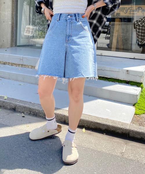 WHO'S WHO gallery（フーズフーギャラリー）の「ボーイキュロット（デニムパンツ・レディース・ブラック/サックスブルー/ブルー/キナリ・FREE）」の3枚目の写真