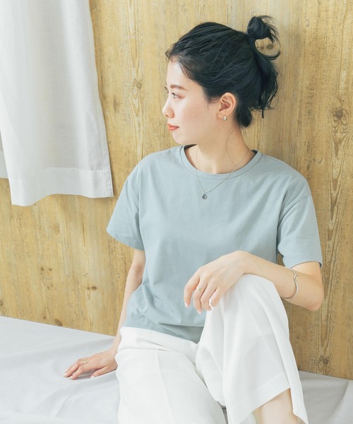 URBAN RESEARCH ROSSO（アーバンリサーチロッソ）の「『一部WEB限定カラー』SUVINコットンクルーネックTシャツ（Tシャツ/カットソー・レディース・ホワイト/チャコールグレー/ライトグレー/ネイビー/ミント/ライトピンク・FREE）」の4枚目の写真