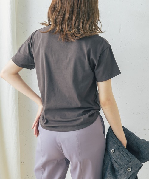 URBAN RESEARCH ROSSO（アーバンリサーチロッソ）の「『一部WEB限定カラー』SUVINコットンクルーネックTシャツ（Tシャツ/カットソー・レディース・ホワイト/チャコールグレー/ライトグレー/ネイビー/ミント/ライトピンク・FREE）」の15枚目の写真