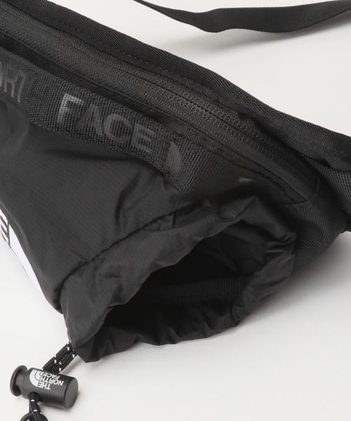 THE NORTH FACE(ザノースフェイス)の「【THE NORTH FACE/ザノースフェイス】BOZER HIP PACKⅢ-S (ボザーヒップパックⅢ)(ボディバッグ/ウエストポーチ・メンズ・ブラック/ブラック×ピンク・FREE)」の11枚目の写真
