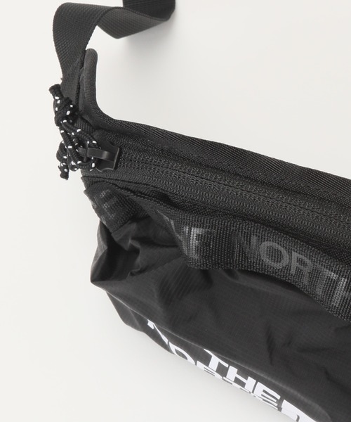 THE NORTH FACE(ザノースフェイス)の「【THE NORTH FACE/ザノースフェイス】BOZER HIP PACKⅢ-S (ボザーヒップパックⅢ)(ボディバッグ/ウエストポーチ・メンズ・ブラック/ブラック×ピンク・FREE)」の13枚目の写真