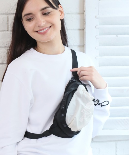 THE NORTH FACE(ザノースフェイス)の「【THE NORTH FACE/ザノースフェイス】BOZER HIP PACKⅢ-S (ボザーヒップパックⅢ)(ボディバッグ/ウエストポーチ・メンズ・ブラック/ブラック×ピンク・FREE)」の16枚目の写真