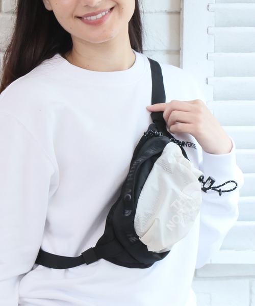 THE NORTH FACE(ザノースフェイス)の「【THE NORTH FACE/ザノースフェイス】BOZER HIP PACKⅢ-S (ボザーヒップパックⅢ)(ボディバッグ/ウエストポーチ・メンズ・ブラック/ブラック×ピンク・FREE)」の4枚目の写真