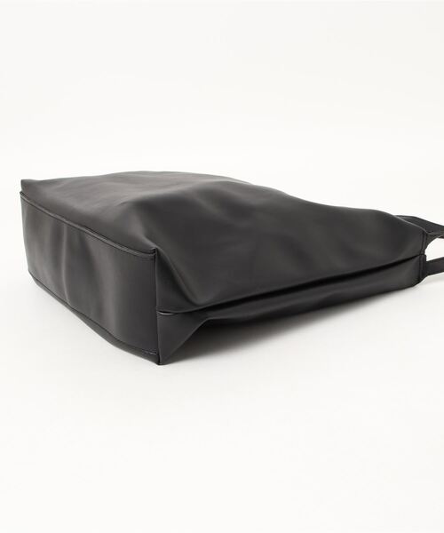 yuue' ( wear )(ユーイ)の「ミニポーチ付き ダブルストラップ シンプルレザートートバッグ(トートバッグ・レディース・ブラック/ベージュ・FREE)」の13枚目の写真