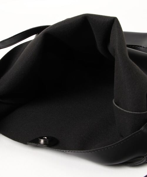 yuue' ( wear )(ユーイ)の「ミニポーチ付き ダブルストラップ シンプルレザートートバッグ(トートバッグ・レディース・ブラック/ベージュ・FREE)」の14枚目の写真