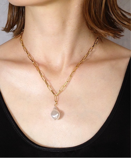 SIGNAL（シグナル）の「【SIGNAL/シグナル】 Baroque Pearl Necklace / バロックパールスクエアチェーンネックレス（ネックレス・レディース・ゴールド・40cm）」の4枚目の写真