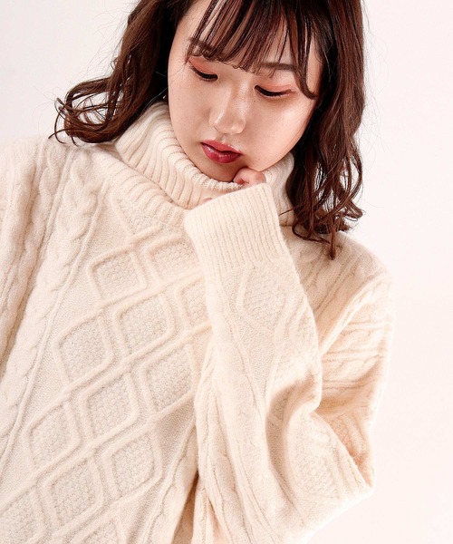 FUNALIVE（ファンアライブ）の「【je crois soi】ケーブル編ニットチュニック（チュニック・レディース・オフホワイト/ピンク/ブルー・FREE）」の2枚目の写真