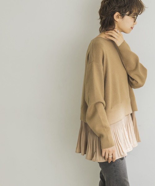 URBAN RESEARCH(アーバンリサーチ)の「2WAYプリーツドッキングニット(ニット/セーター・レディース・ブルー系その他/ネイビー/ベージュ・FREE)」の1枚目の写真