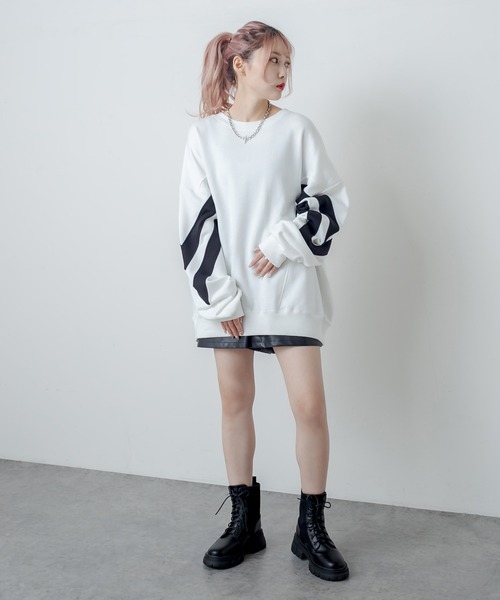 RASVOA（ラスボア）の「切替ライントレーナー／スウェット（スウェット・レディース・ブラック/オフホワイト・FREE）」の11枚目の写真