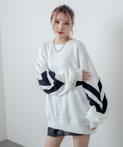 RASVOA（ラスボア）の「切替ライントレーナー／スウェット（スウェット・レディース・ブラック/オフホワイト・FREE）」の4枚目の写真