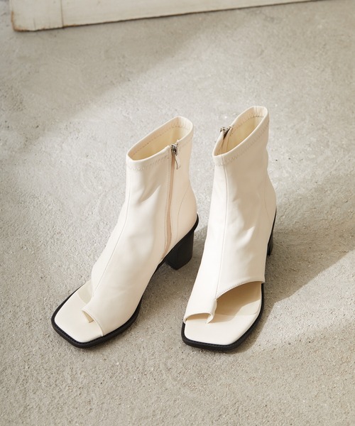 Birthday room（バースデイルーム）の「サムリングブーツ（サンダル・レディース・ホワイト/ブラック・MEDIUM/LARGE）」の3枚目の写真