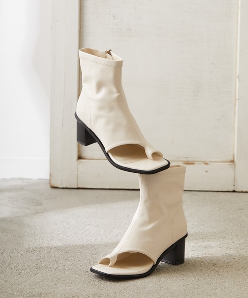 Birthday room（バースデイルーム）の「サムリングブーツ（サンダル・レディース・ホワイト/ブラック・MEDIUM/LARGE）」の11枚目の写真