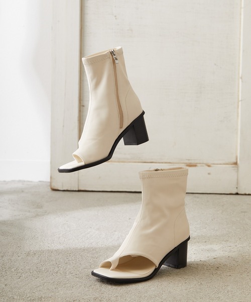 Birthday room（バースデイルーム）の「サムリングブーツ（サンダル・レディース・ホワイト/ブラック・MEDIUM/LARGE）」の12枚目の写真