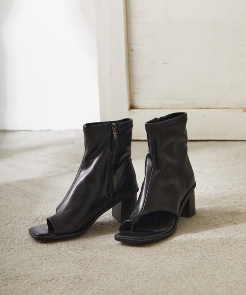 Birthday room（バースデイルーム）の「サムリングブーツ（サンダル・レディース・ホワイト/ブラック・MEDIUM/LARGE）」の16枚目の写真