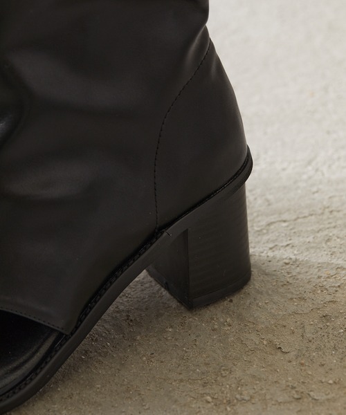 Birthday room（バースデイルーム）の「サムリングブーツ（サンダル・レディース・ホワイト/ブラック・MEDIUM/LARGE）」の19枚目の写真